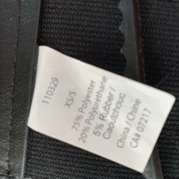 🍉Warehouse One belt, elastic, black & silver, stretchy NWT, XS/S - Picture 4 of 4